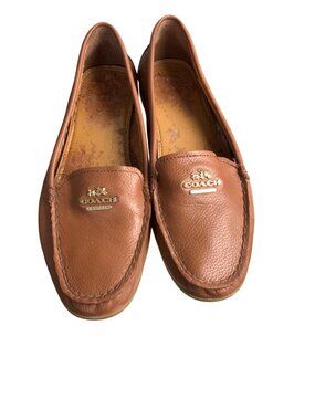 Coach Womens tan Loafers Slip-On Leather loafer With Gold Logo Casual Comfort
